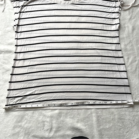 Reitmans Laced Shoulder Top - Picture 6 of 7